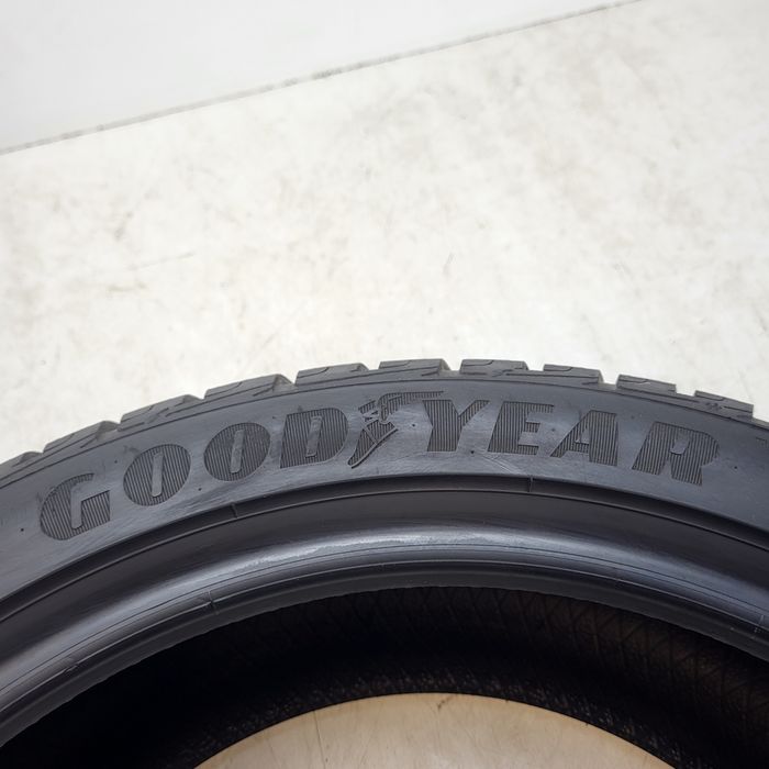 Opony zimowe 245/40/18 - GOODYEAR Ultra Grip Performance Gen-1 XL AO