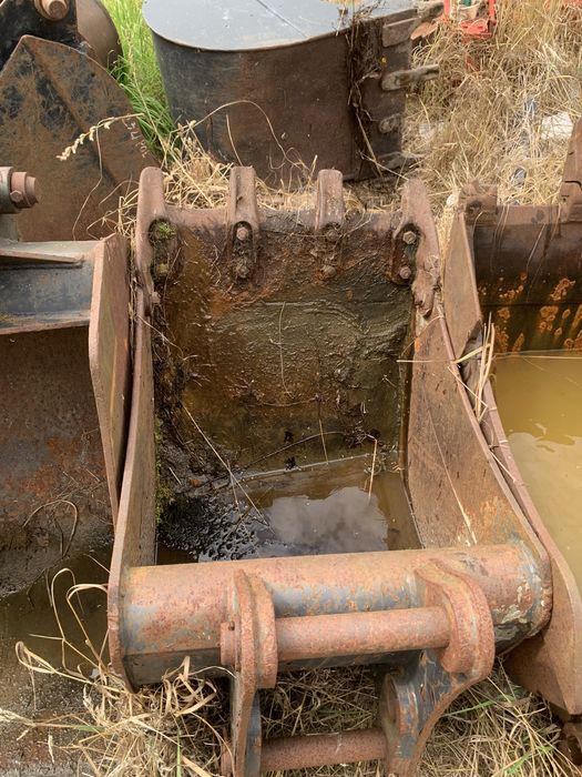 Łyżka kopiąca 60 cm do koparko-ładowarki New Holland, Case