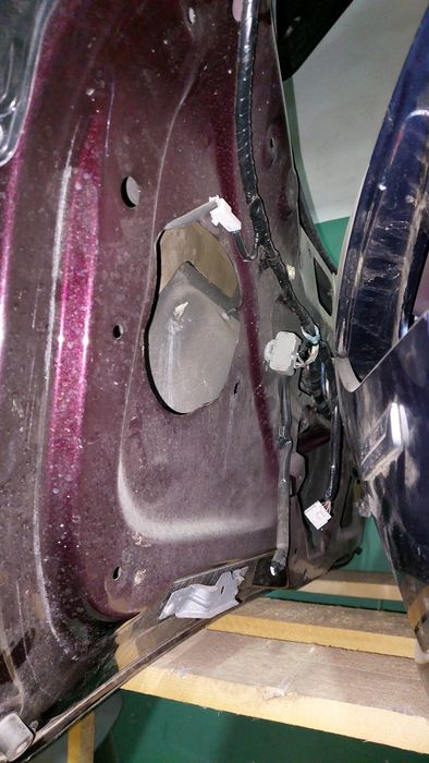 Toyota Highlander 08-13г.в крышка багажника ляда под ремонт