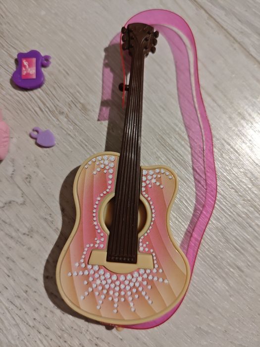 Instrumenty muzyczne dla Barbie lub Kena