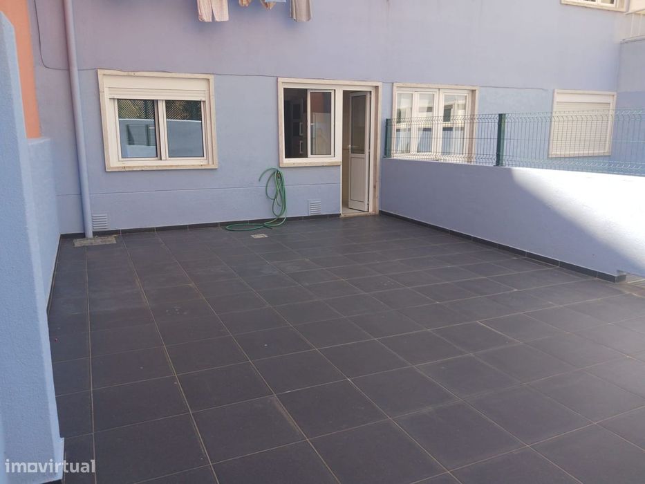 ARROIOS - T1 com terraço