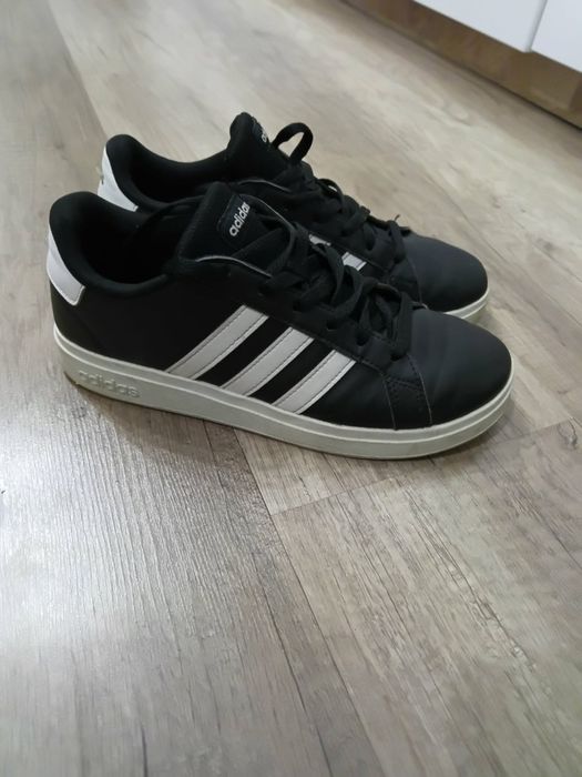 Buty danskie Adidas.