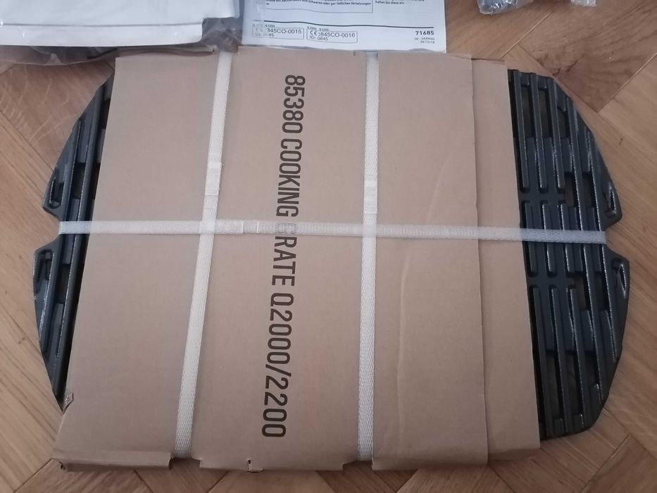 Grill gazowy Weber Q2000 Titanium przenośny turystyczny 3.52kW