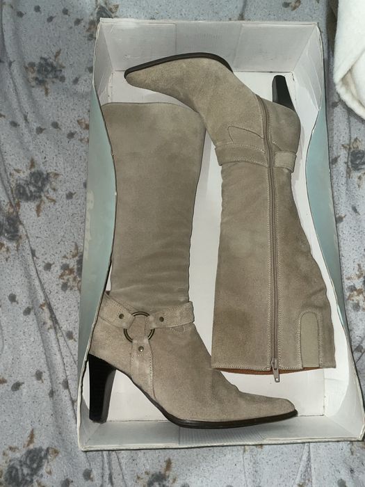 Botas Bata em camurça – nº 37– como novas