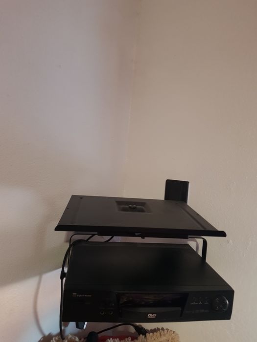 15€ agora 10€ Suporte de televisão e vídeo ou DVD