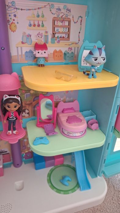Casa de Bonecas da Gabby's Dollhouse Grande com Elevador, Sons, Personagens e Acessórios | Como Nova