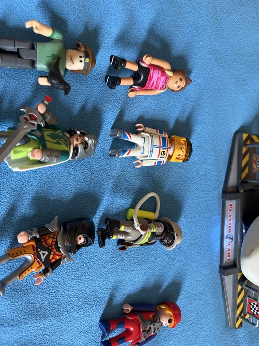 Helicoptero playmobil e 7 bonecos e carrinha de salvamento