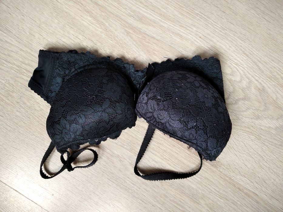 Czarny biustonosz 70B push up