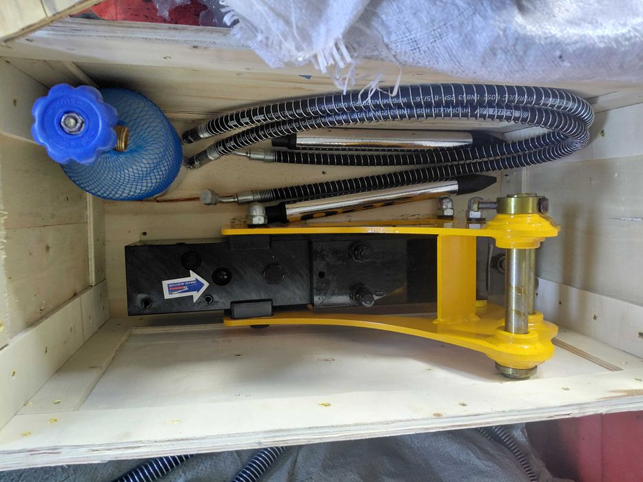 Giratória Ripa R 327 1.5T Motor Kubota D722 14cv