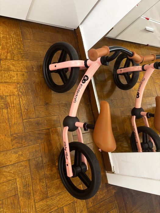 Bicicleta de equilibrio criança