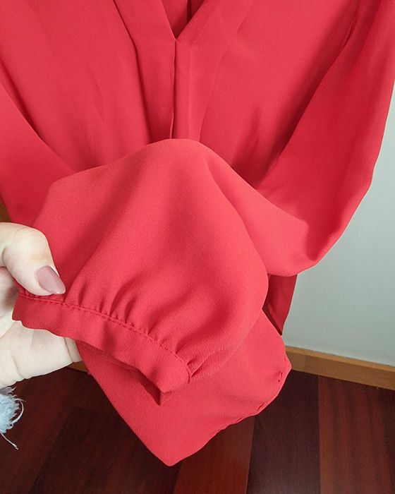 Blusa vermelha Primark com detalhe cruzado à frente, tamanho 36