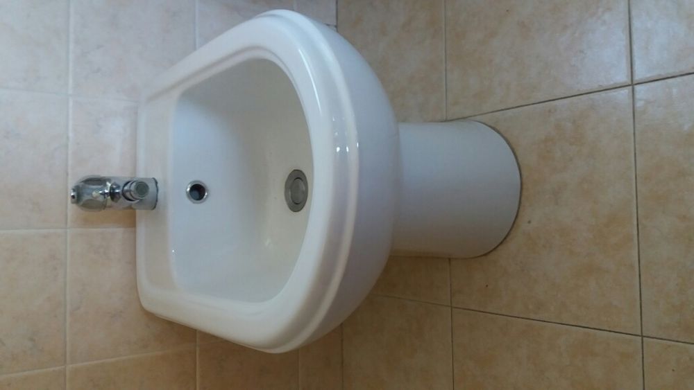 Bide completo com torneira e válvula