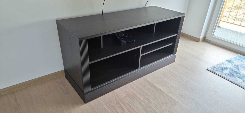 Stolik pod telewizor