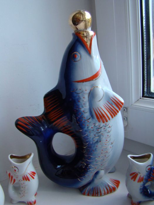 Фарфор штоф Рыбка и 6 рюмок (рыбки) Полонное из СССР.