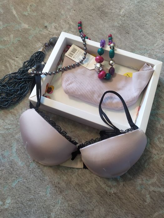 Нижня білизна .Бюстгальтер Kleo (L'etude)