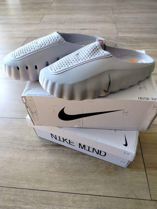 Wyprzedaż Nike mind w kolorze szarym