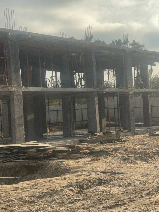 Продам квартиру в Дніпровському районі в оточенні соснового лісу