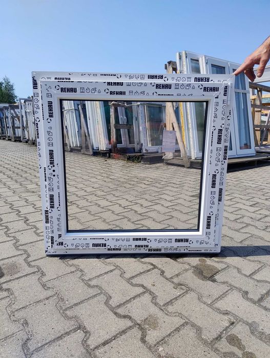 Okno nowe Rehau Smartline 86,5x83,5 RU Białe