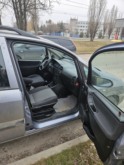 Продам Opel Zafira 1.8 2003