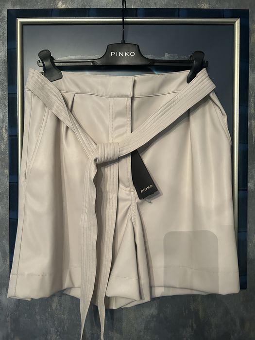 Spodenki skorzane Pinko z paskiem r.46