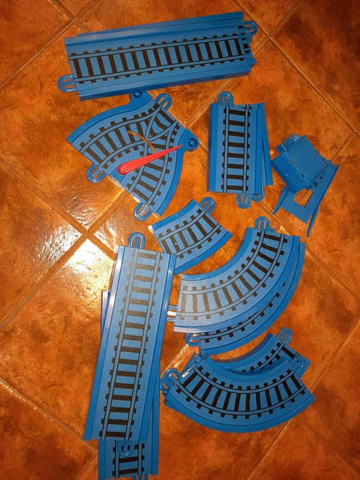 Bonecos e pista de comboio da Struxi dos anos 80