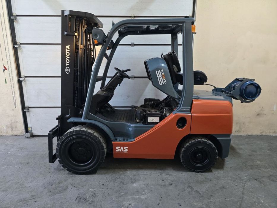 Навантажувач вилковий, газовий 3.5 тонни
Toyota 02-8FGJF35