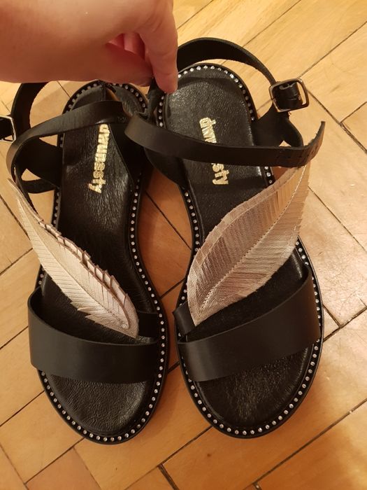 Buty damskie skórzane sandały