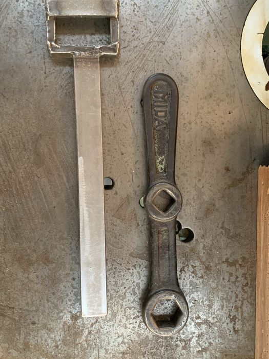 Tupia Vertical Mida TV3