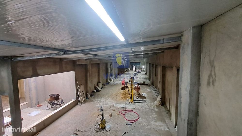 Armazém para Venda na Baixa da Banheira