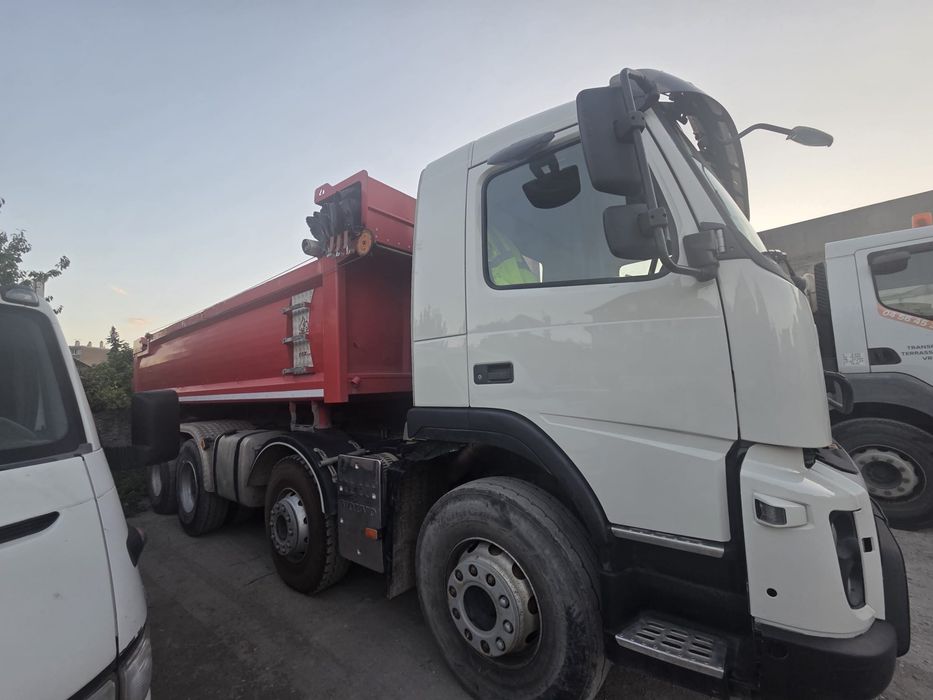 Volvo FMX 8x4 com Bascula