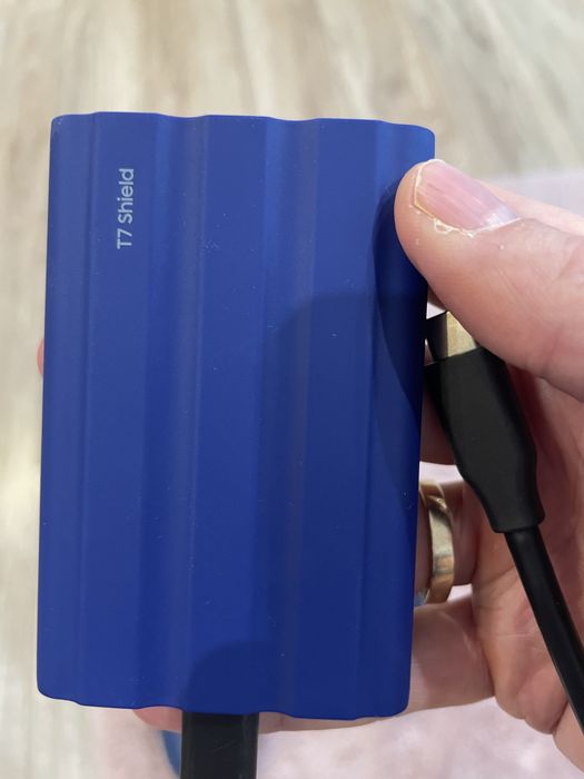 Dysk zewnętrzny SSD SAMSUNG  T7 Shield Niebieski 2TB
