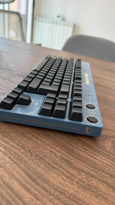 Teclado Mecânico Logitech G PRO "League of Legends" Edition