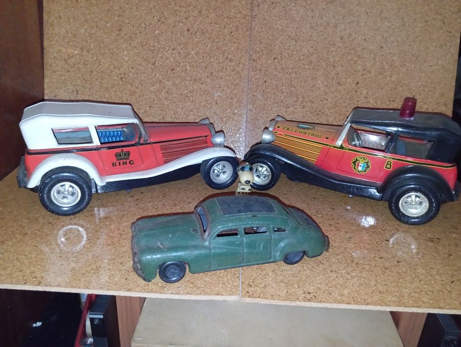 Brinquedos antigos em chapa