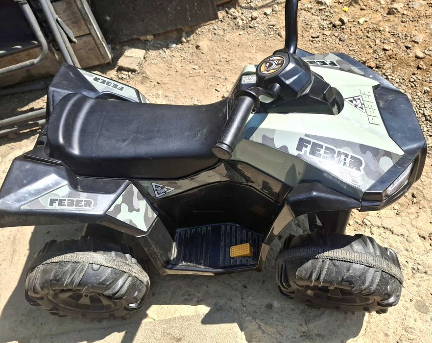 Moto 4 Crianca, marca Feber