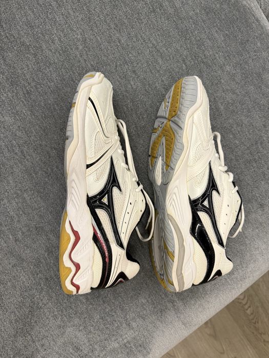 Волейбольні кросівки Mizuno р 46,5