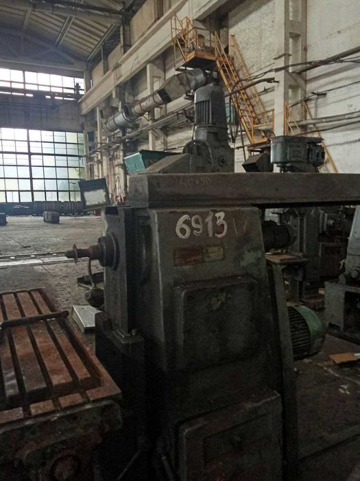 Универсально-фрезерные станки 6Р82, М692, 6Р12, 6Р13, 6Р82Г, 6Т12