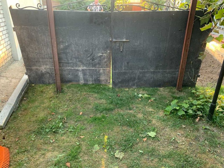 В'їздні ворота з металу