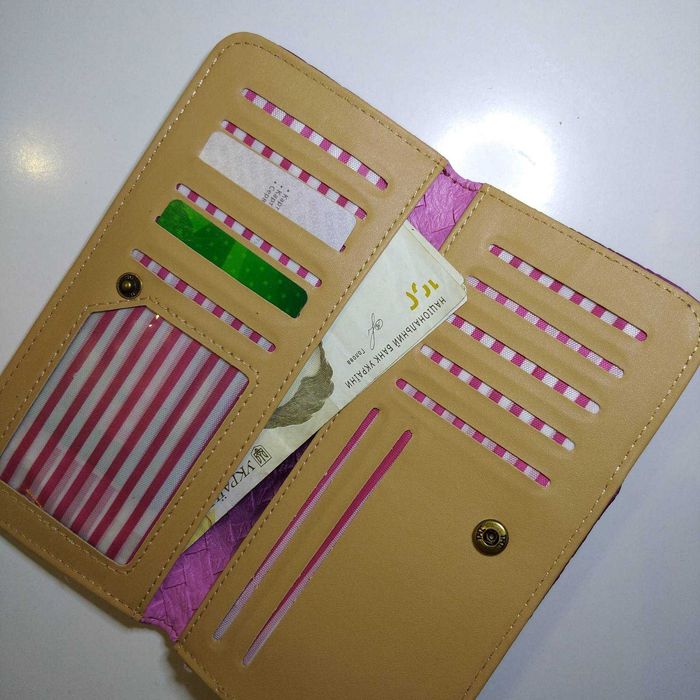 Удобный кошелек.