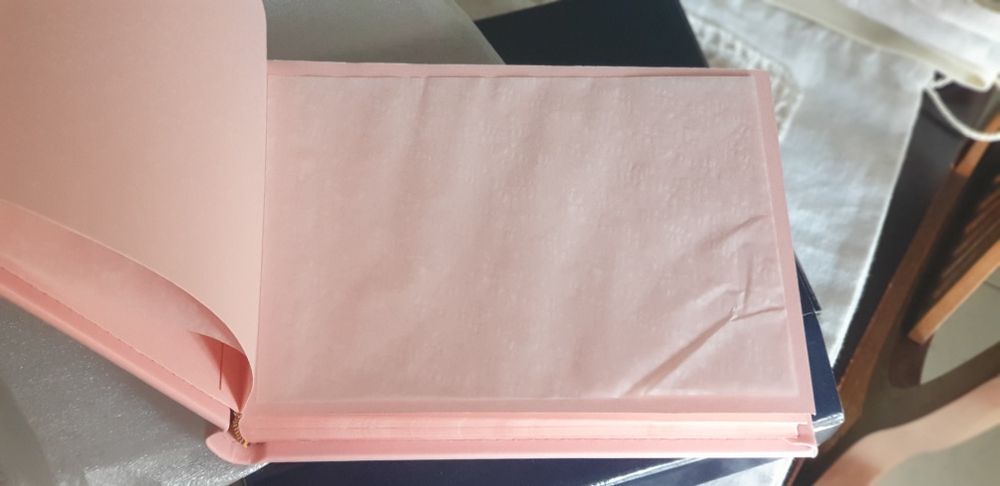 Álbum para menina em pele com aplicação em prata