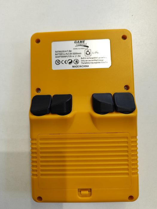 R36S Plus Hall Effect + 1402 gry + etui – większy ekran, ulepszona wersja