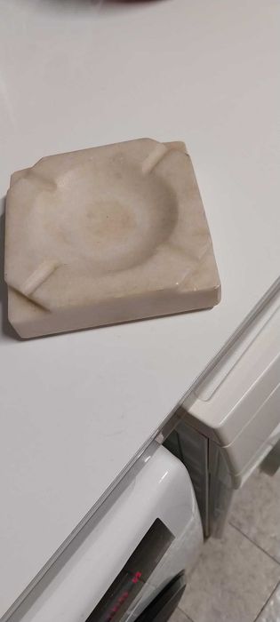 cinzeiro em mármore