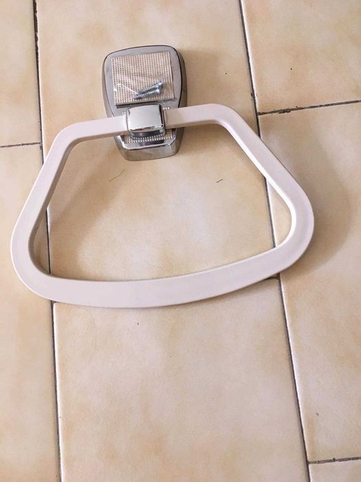 Suporte de WC para toalhas