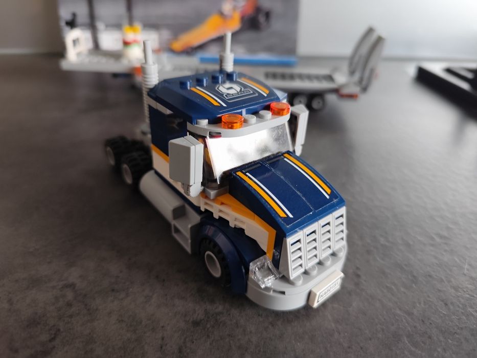 LEGO city 60151- transporter dragsterów