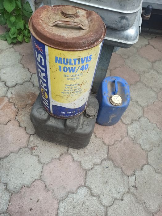 Каністри для бензину