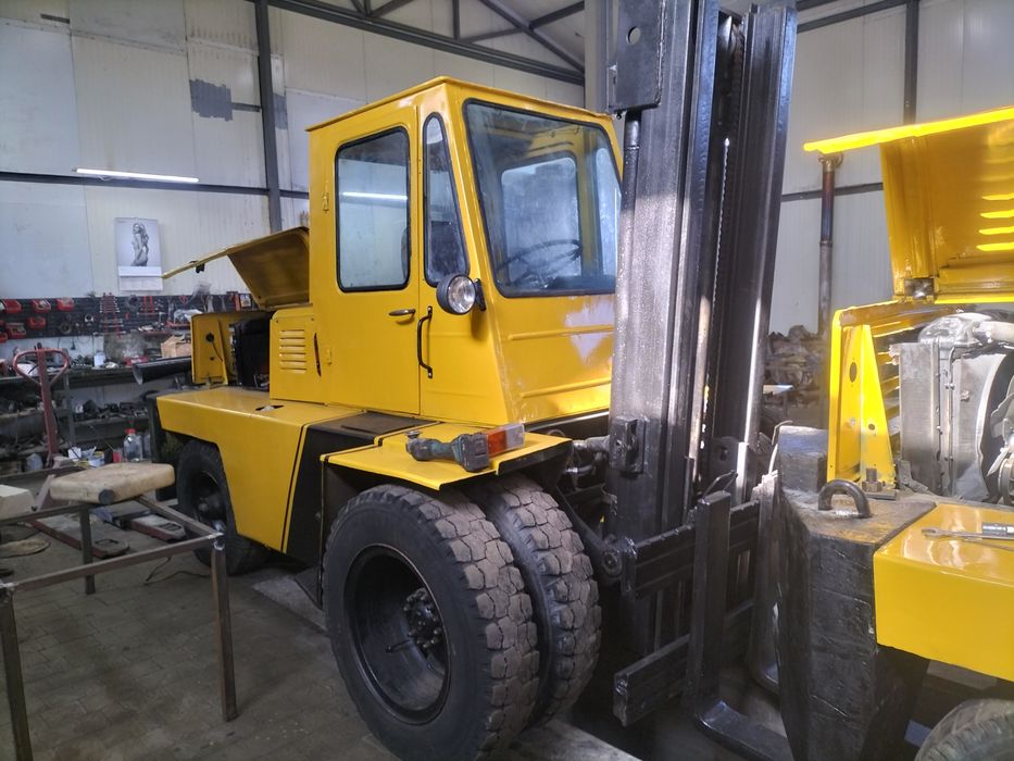 Львівський навантажувач дизельний двигун Д240(мтз80) вантажопідйо 5т