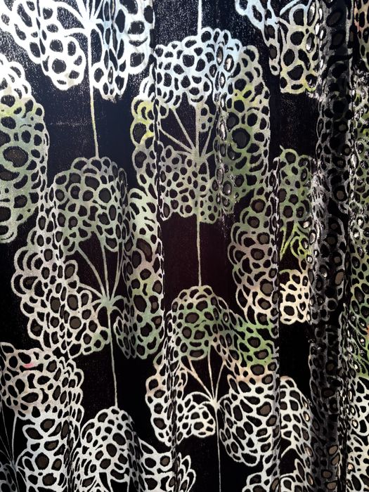 Cortinados veludo arvores com transparência Gato Preto 25€ cada