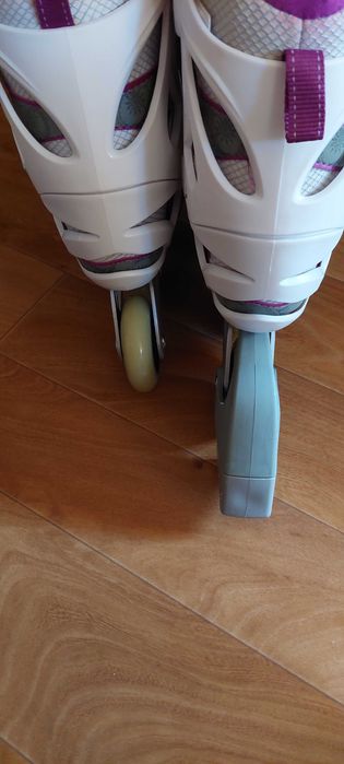 Нові роликові ковзани reaction  R206W