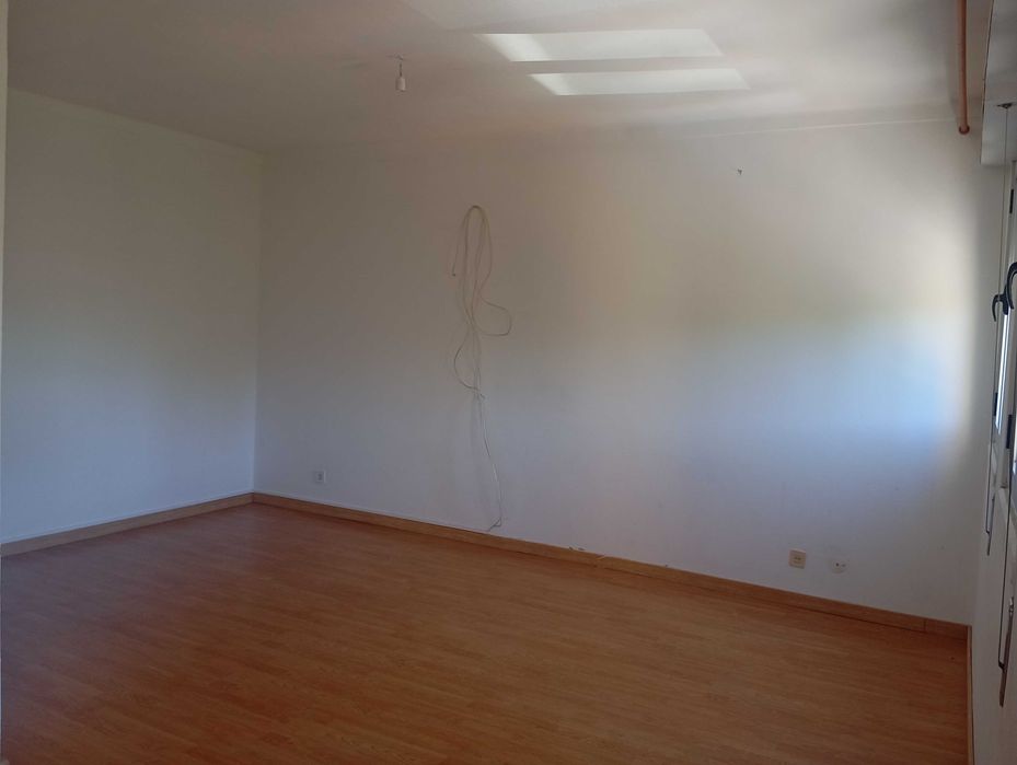 Arrenda-se apartamento T4 no centro da vila de Condeixa-a-Nova
