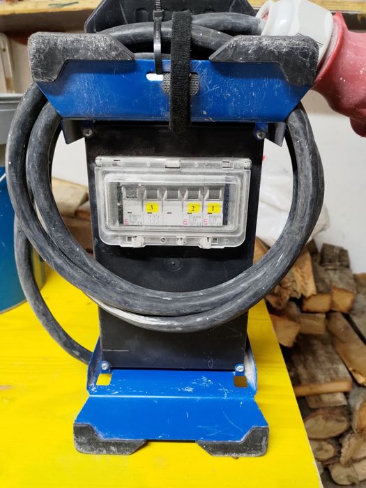 Pimenteiro semi novo.