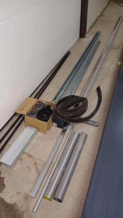 Kompletna brama segmentowa w częściach bez panela 3000x3000